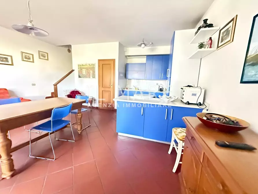 Immagine 8 di Villetta a schiera in vendita  a Massa