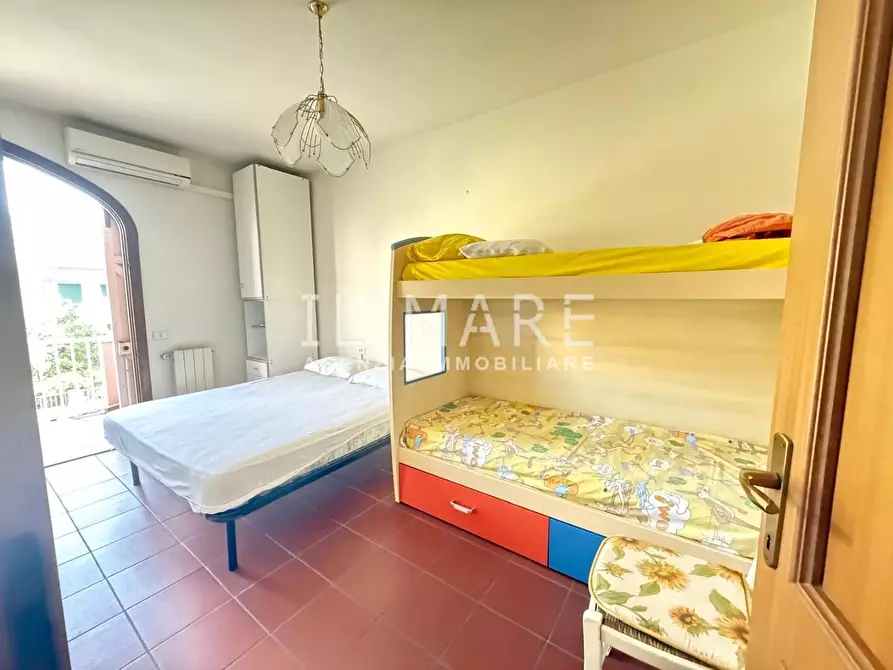 Immagine 12 di Villetta a schiera in vendita  a Massa