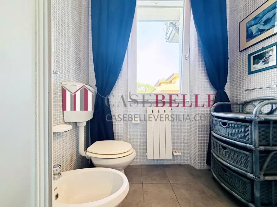 Immagine 15 di Mansarda in vendita  a Pietrasanta