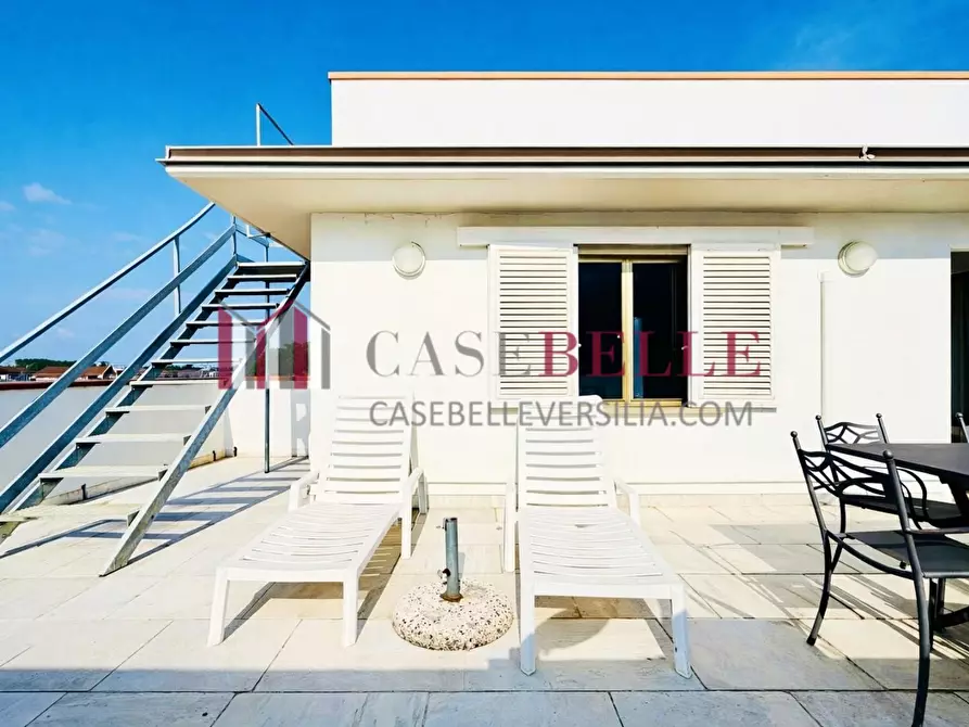 Immagine 43 di Mansarda in vendita  a Pietrasanta