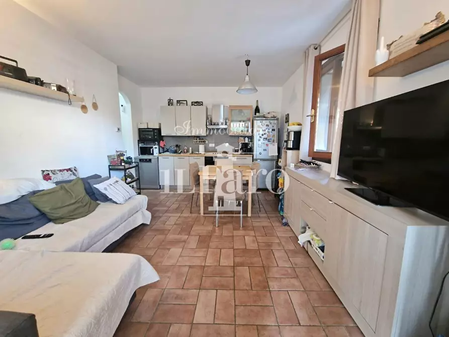 Immagine 9 di Appartamento in vendita  a Campi Bisenzio