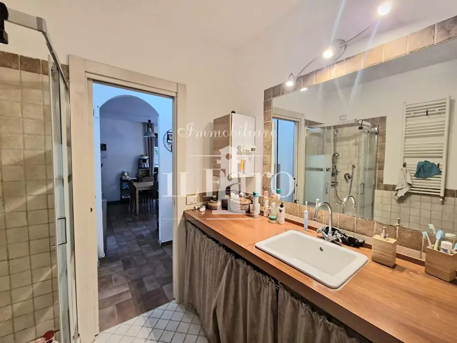 Immagine 17 di Appartamento in vendita  a Campi Bisenzio