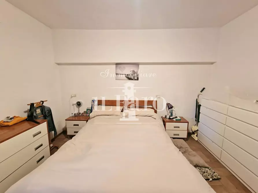 Immagine 12 di Appartamento in vendita  a Campi Bisenzio