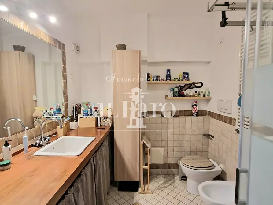 Immagine 19 di Appartamento in vendita  a Campi Bisenzio