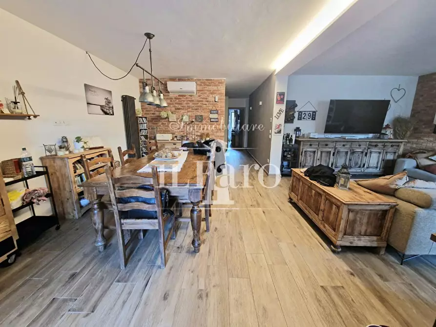 Immagine 2 di Appartamento in vendita  a Campi Bisenzio