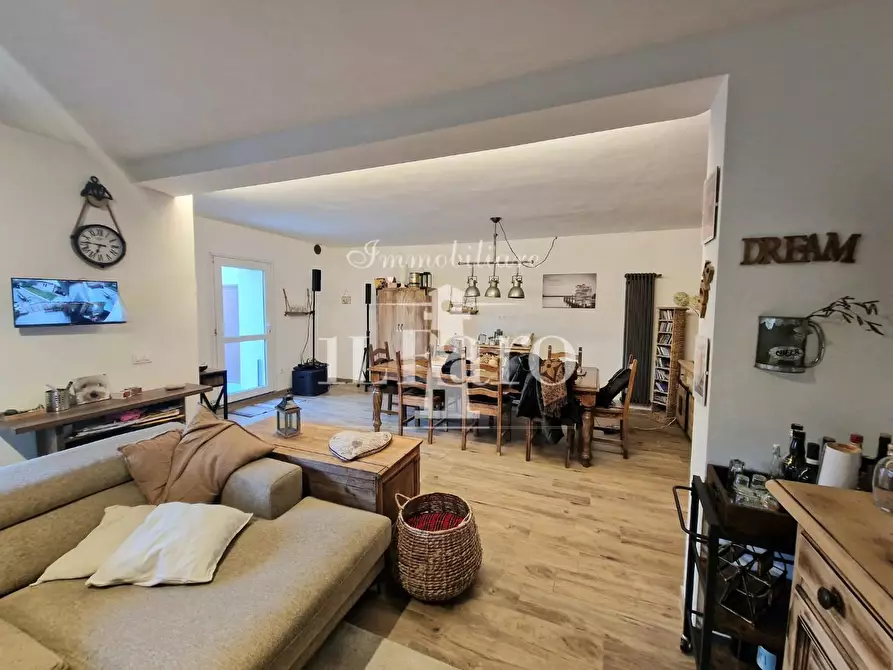 Immagine 5 di Appartamento in vendita  a Campi Bisenzio