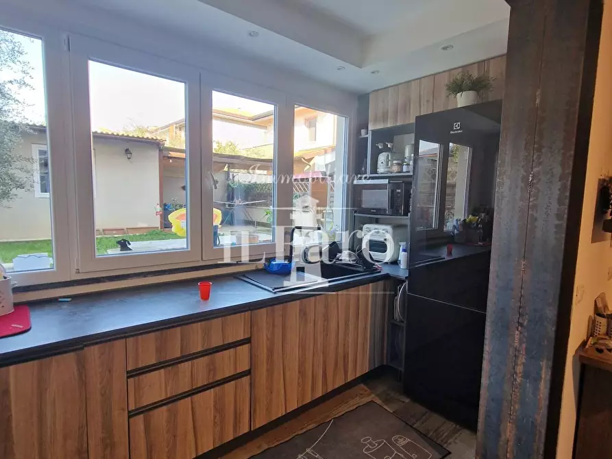 Immagine 15 di Appartamento in vendita  a Campi Bisenzio