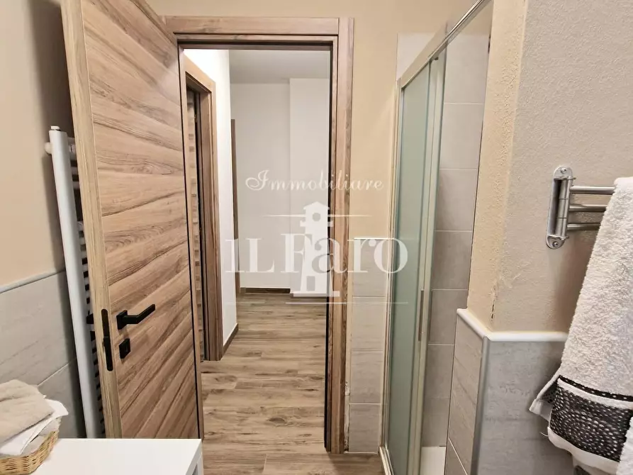 Immagine 33 di Appartamento in vendita  a Campi Bisenzio