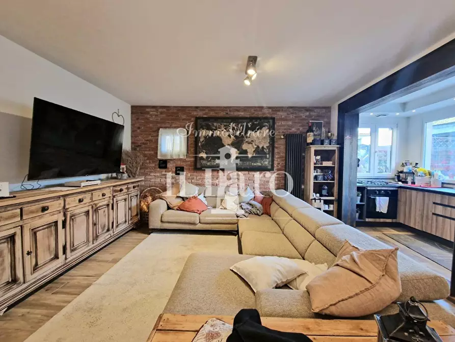 Immagine 7 di Appartamento in vendita  a Campi Bisenzio