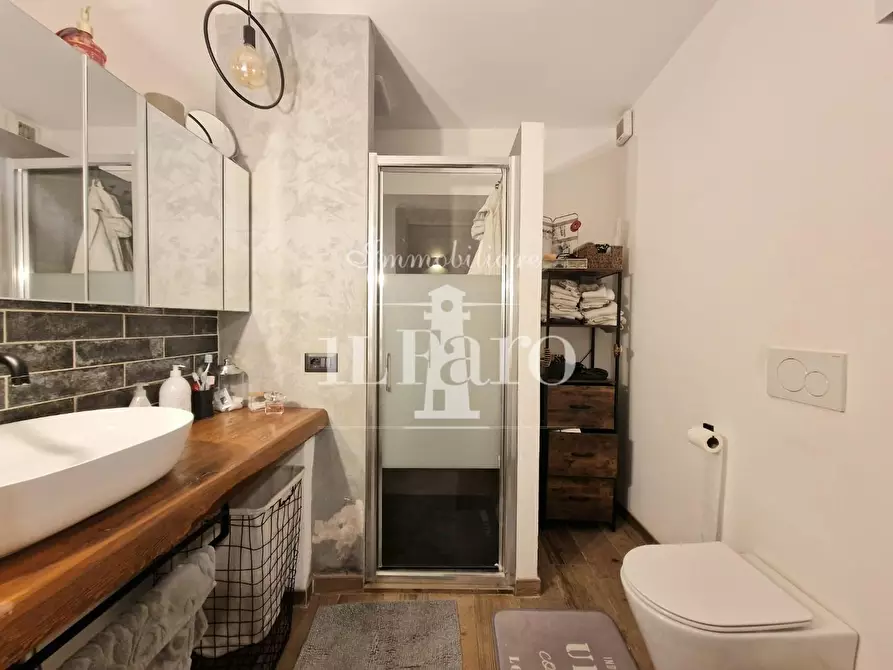 Immagine 40 di Appartamento in vendita  a Campi Bisenzio