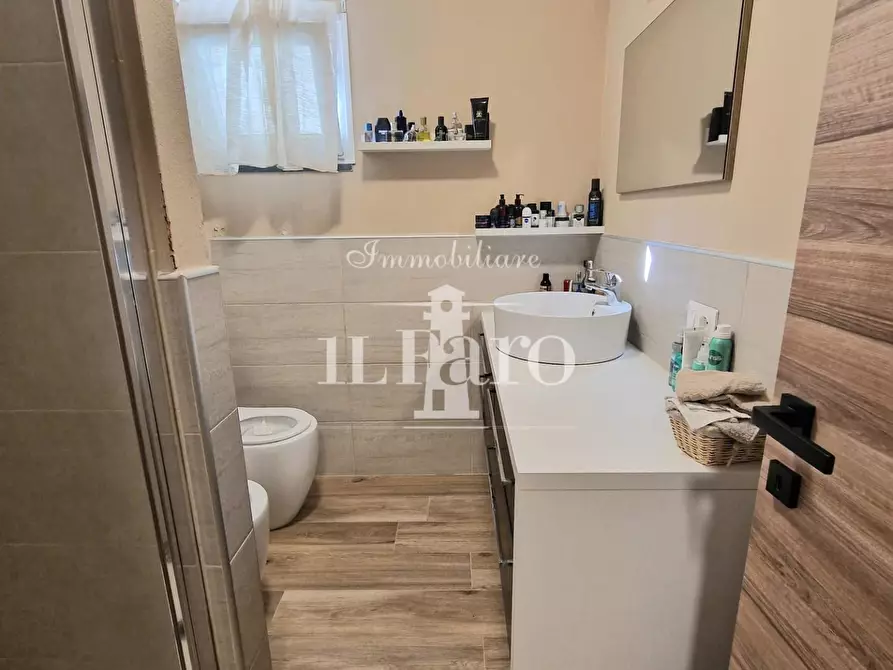 Immagine 35 di Appartamento in vendita  a Campi Bisenzio