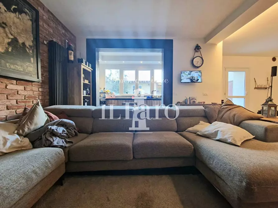 Immagine 8 di Appartamento in vendita  a Campi Bisenzio