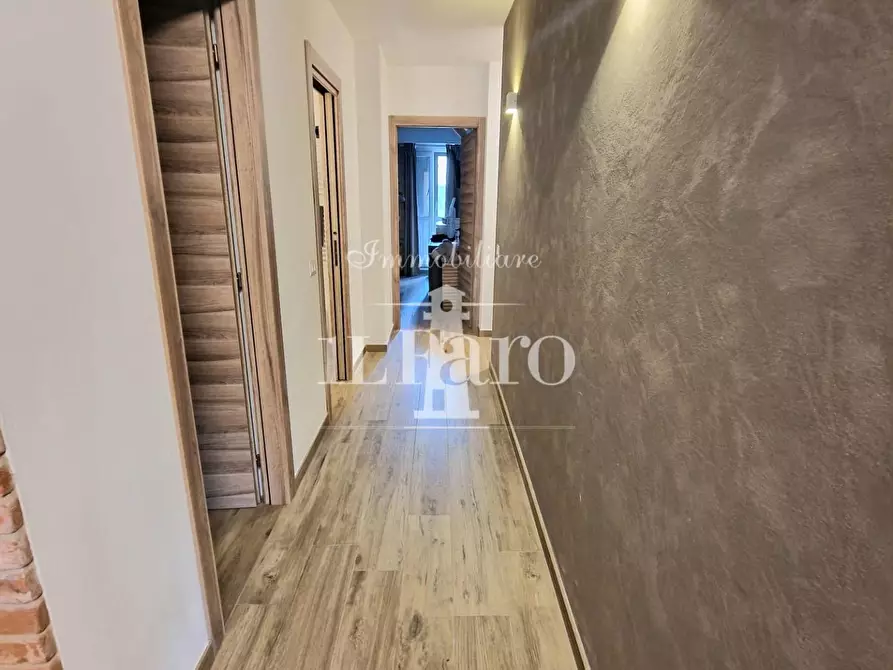 Immagine 23 di Appartamento in vendita  a Campi Bisenzio