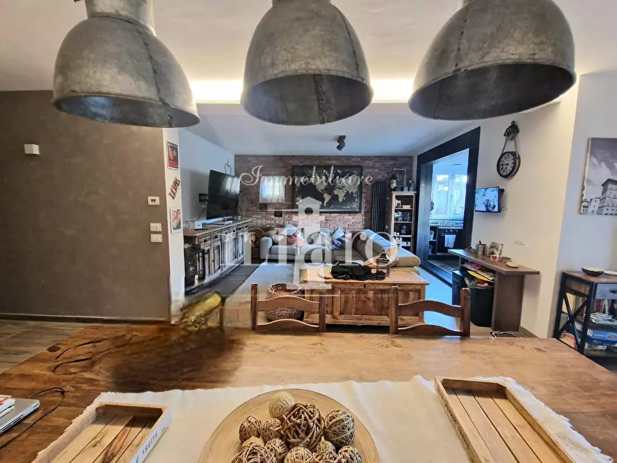 Immagine 1 di Appartamento in vendita  a Campi Bisenzio