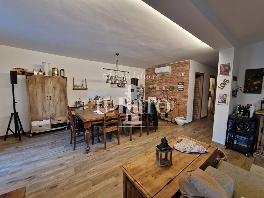 Immagine 11 di Appartamento in vendita  a Campi Bisenzio