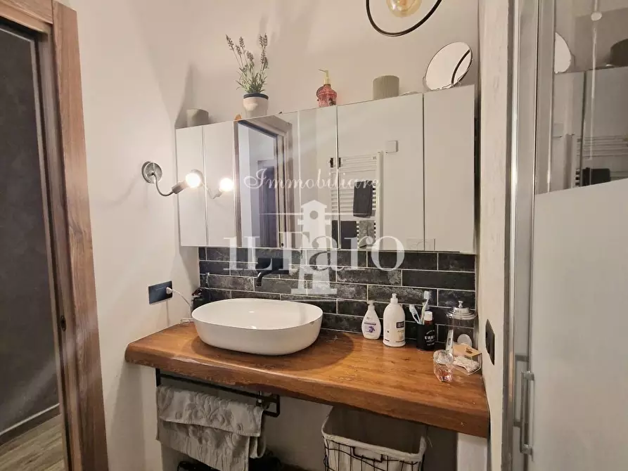 Immagine 41 di Appartamento in vendita  a Campi Bisenzio