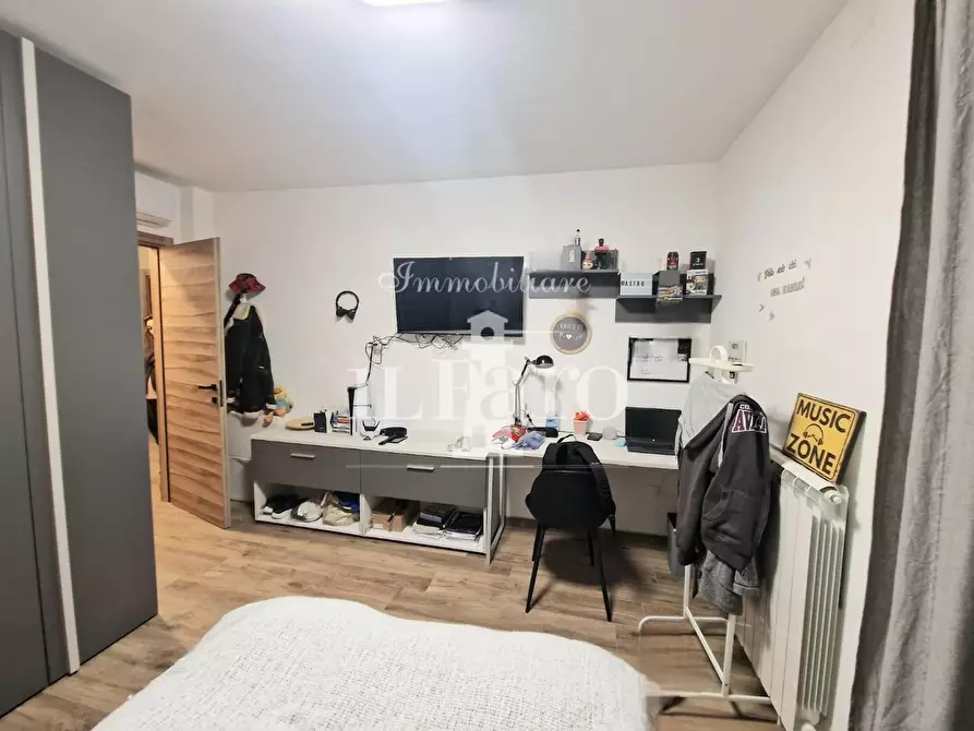 Immagine 31 di Appartamento in vendita  a Campi Bisenzio