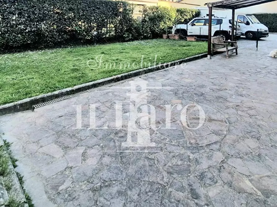 Immagine 5 di Appartamento in vendita  a Campi Bisenzio