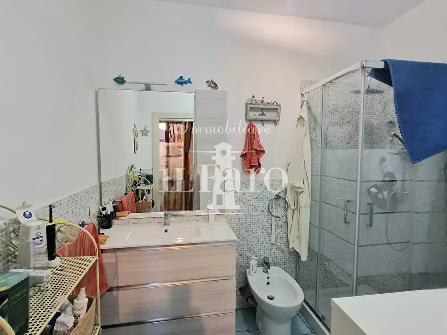 Immagine 23 di Appartamento in vendita  a Campi Bisenzio