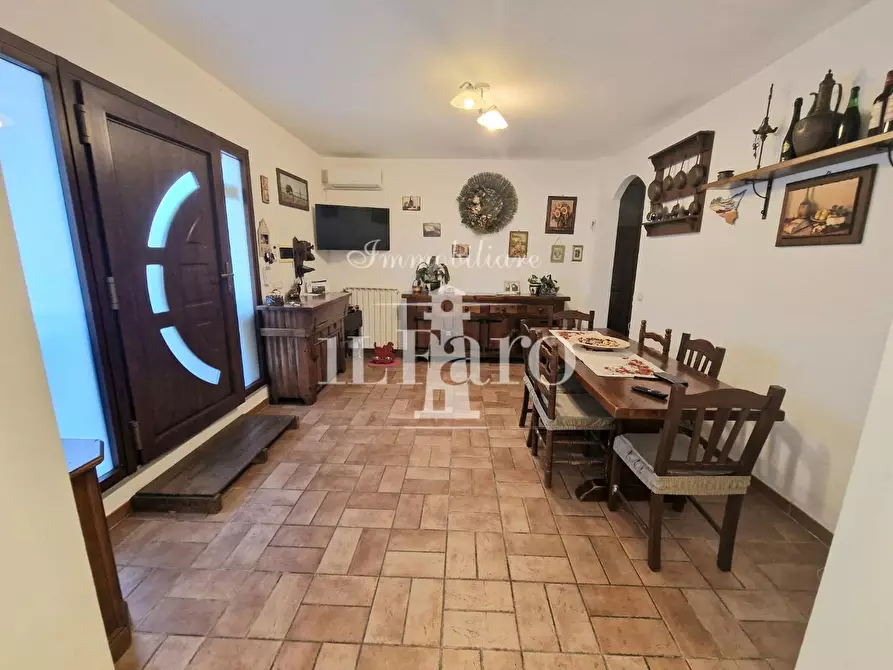 Immagine 8 di Appartamento in vendita  a Campi Bisenzio