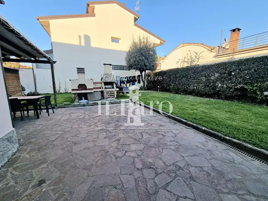 Immagine 2 di Appartamento in vendita  a Campi Bisenzio