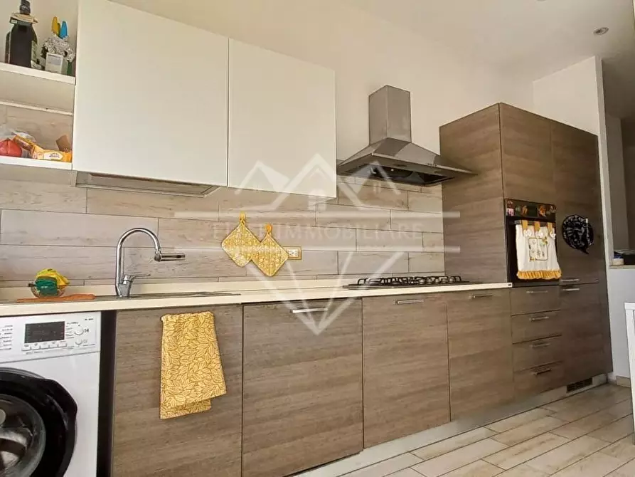 Immagine 3 di Appartamento in vendita  a Carrara