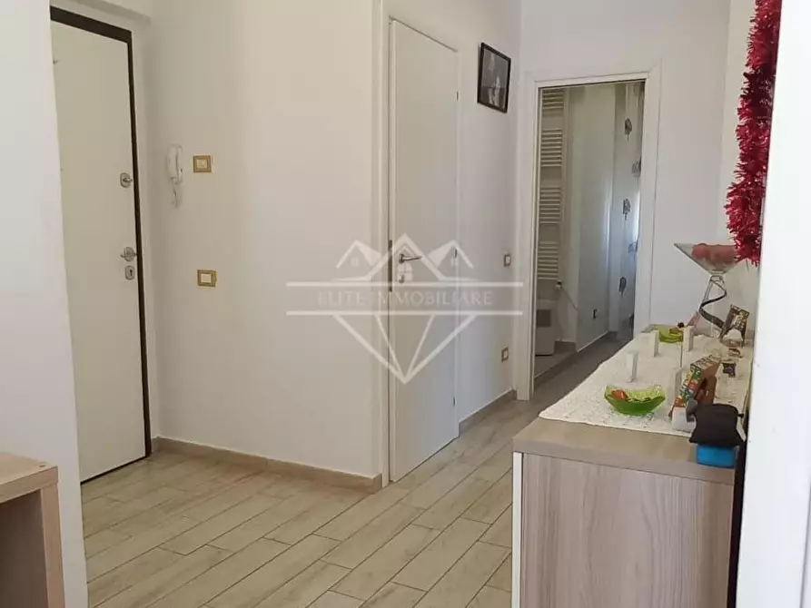 Immagine 10 di Appartamento in vendita  a Carrara