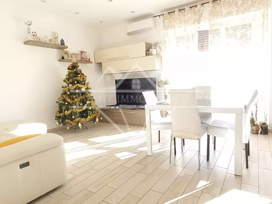 Immagine 1 di Appartamento in vendita  a Carrara