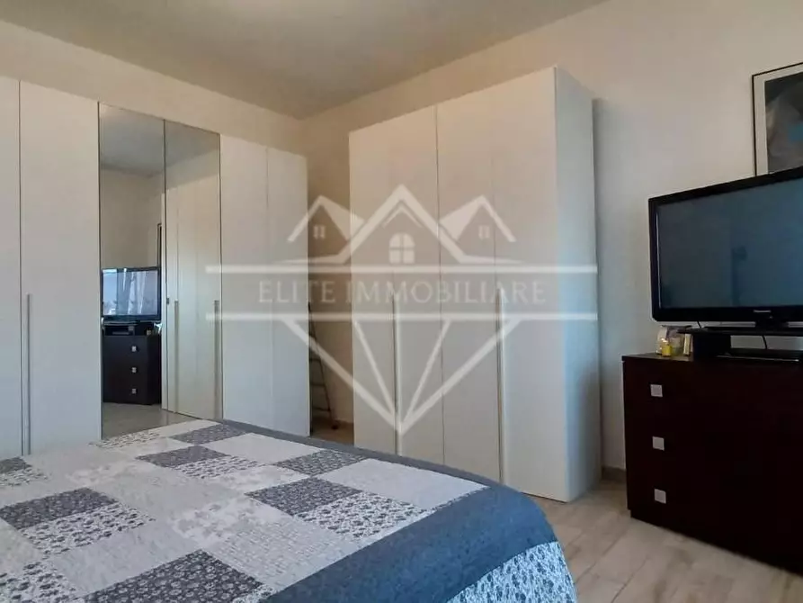 Immagine 8 di Appartamento in vendita  a Carrara