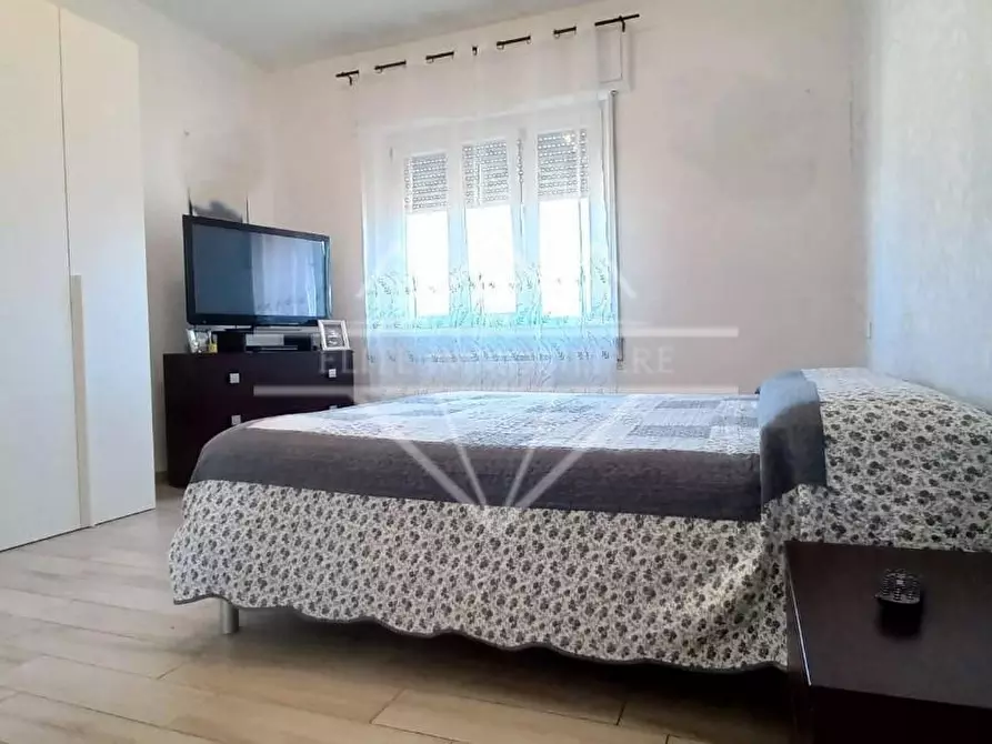 Immagine 7 di Appartamento in vendita  a Carrara