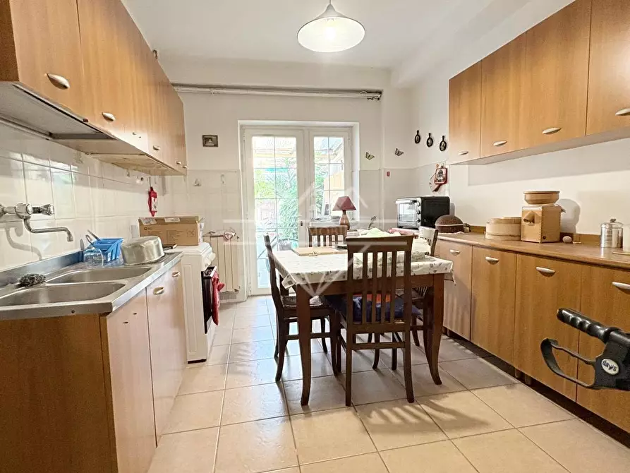 Immagine 8 di Porzione di casa in vendita  a Carrara