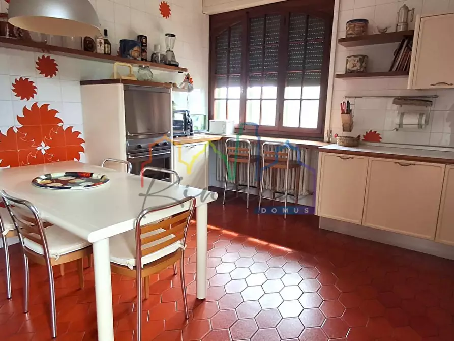 Immagine 10 di Villa in vendita  a San Giuliano Terme