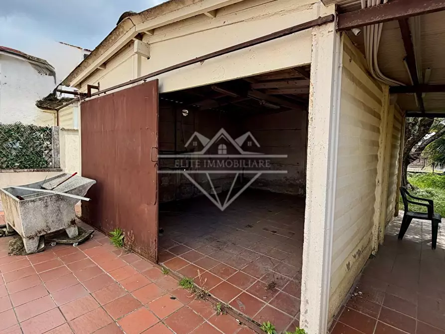 Immagine 14 di Porzione di casa in vendita  a Carrara