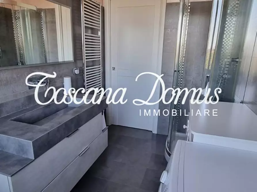 Immagine 14 di Appartamento in vendita  a Siena