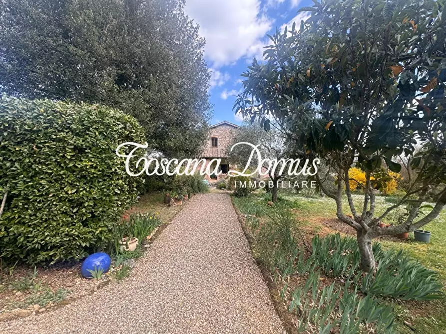 Immagine 2 di Porzione di casa in vendita  a Sovicille