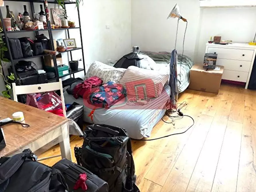 Immagine 10 di Appartamento in vendita  a Livorno