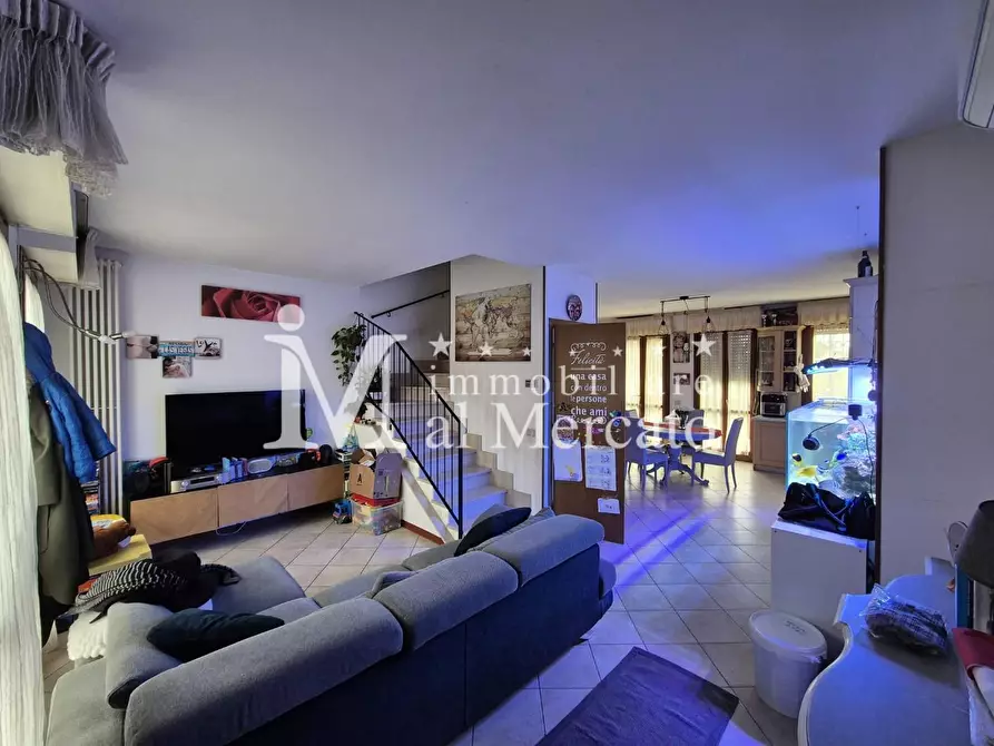 Immagine 1 di Villetta a schiera in vendita  a Viareggio