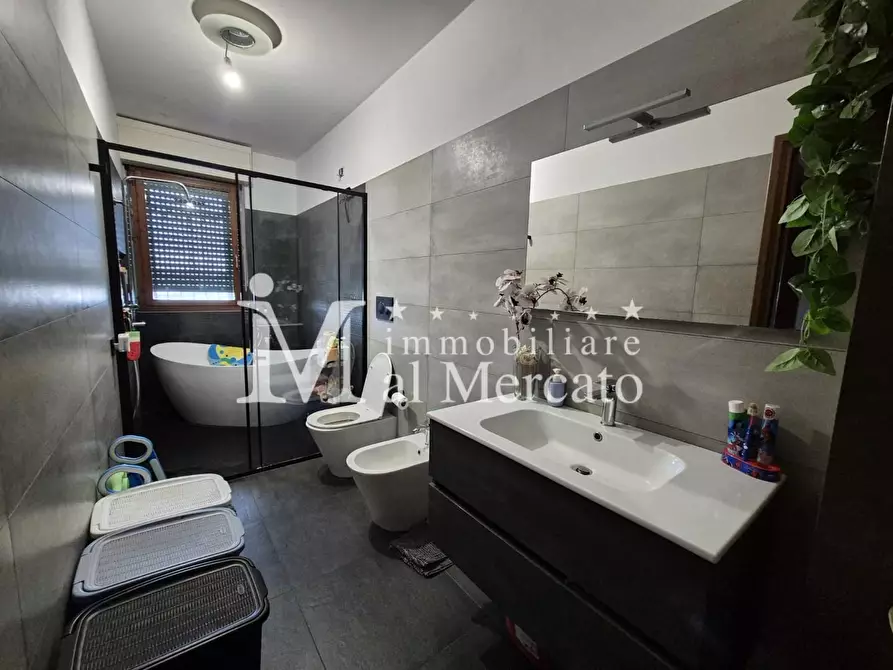 Immagine 17 di Villetta a schiera in vendita  a Viareggio