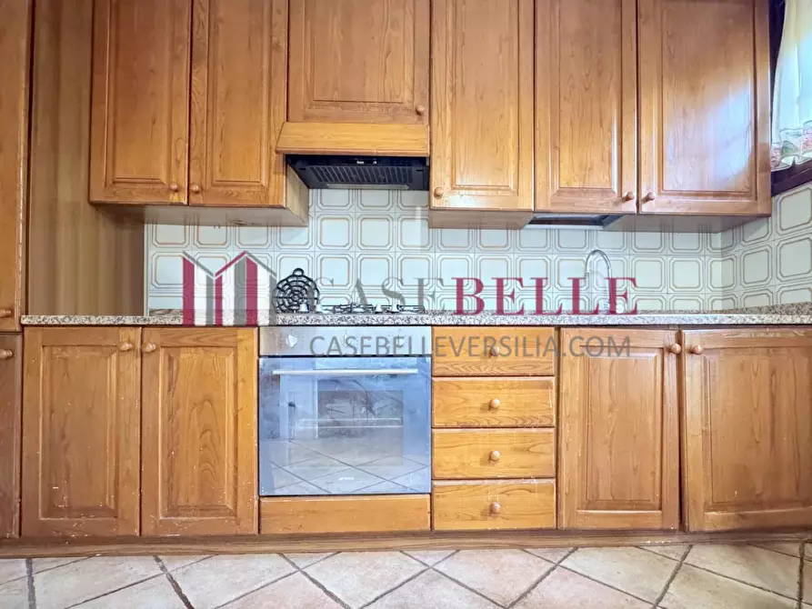 Immagine 10 di Casa bifamiliare in affitto  a Camaiore