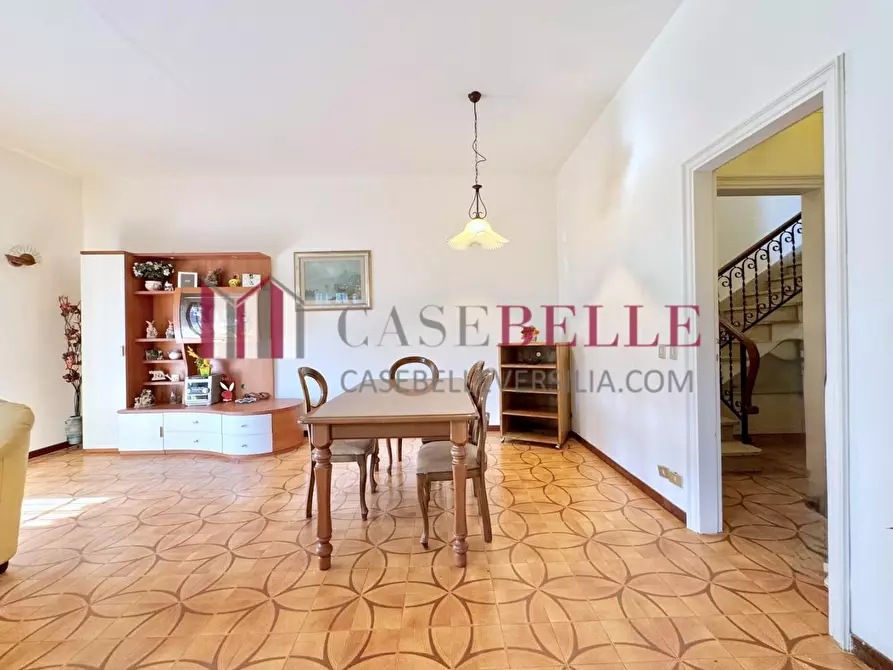 Immagine 1 di Casa bifamiliare in affitto  a Camaiore