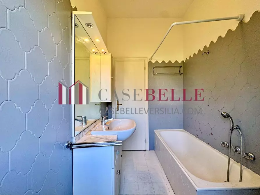 Immagine 17 di Casa bifamiliare in affitto  a Camaiore