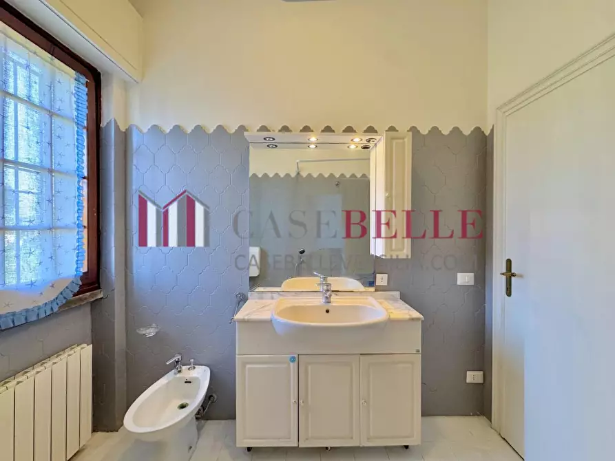 Immagine 18 di Casa bifamiliare in affitto  a Camaiore