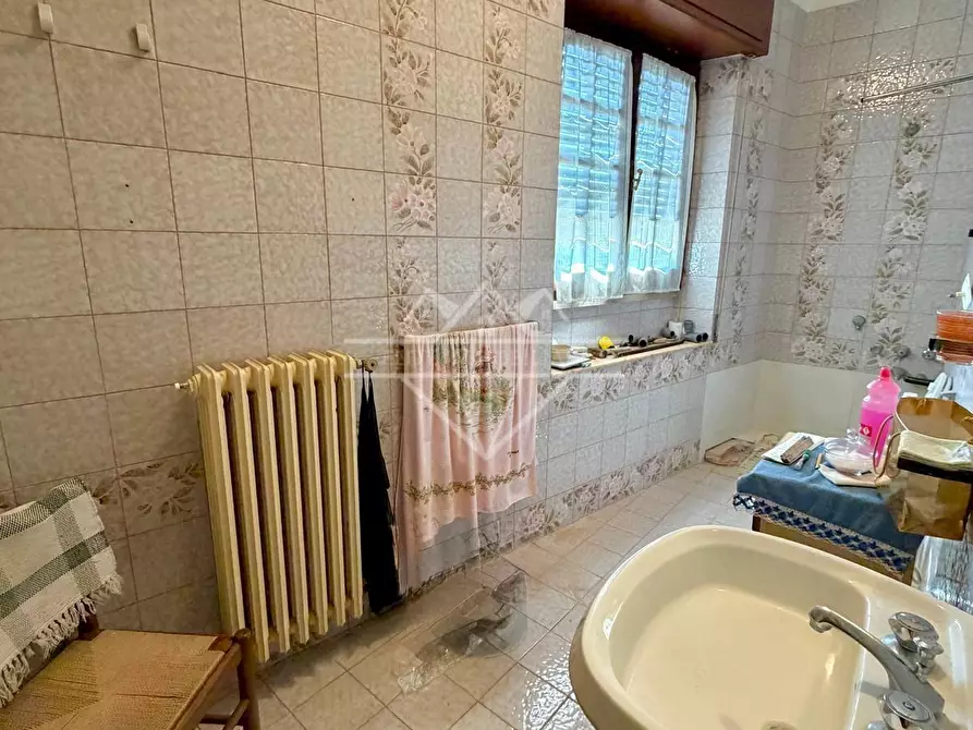 Immagine 13 di Porzione di casa in vendita  a Carrara