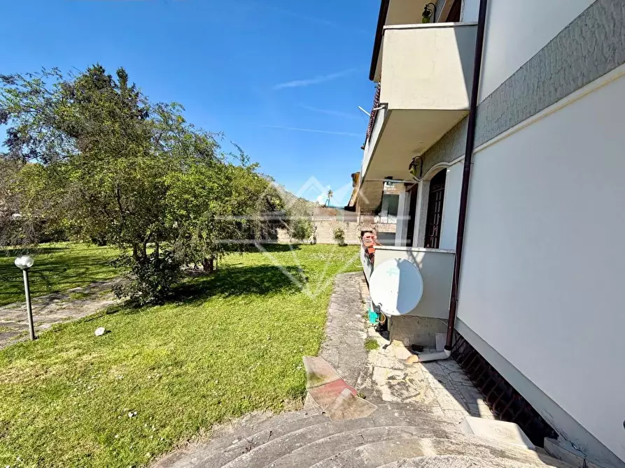 Immagine 4 di Porzione di casa in vendita  a Carrara