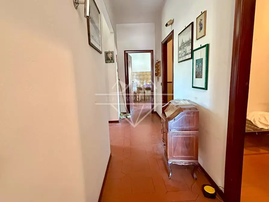 Immagine 16 di Porzione di casa in vendita  a Carrara