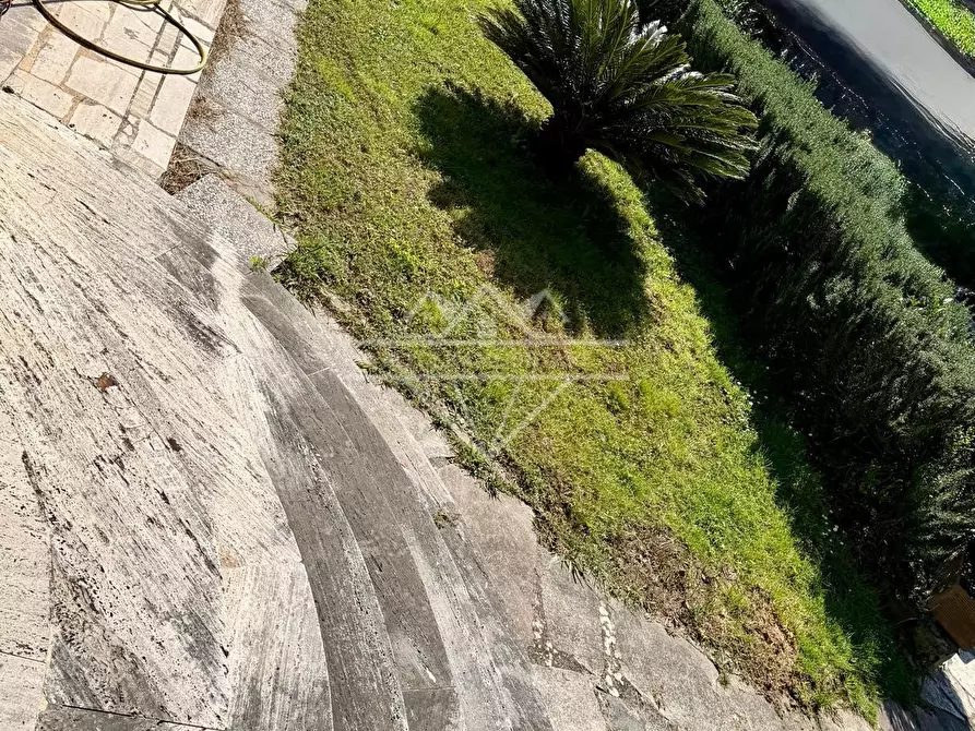 Immagine 3 di Porzione di casa in vendita  a Carrara