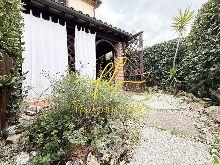 Immagine 17 di Appartamento in vendita  a Riparbella