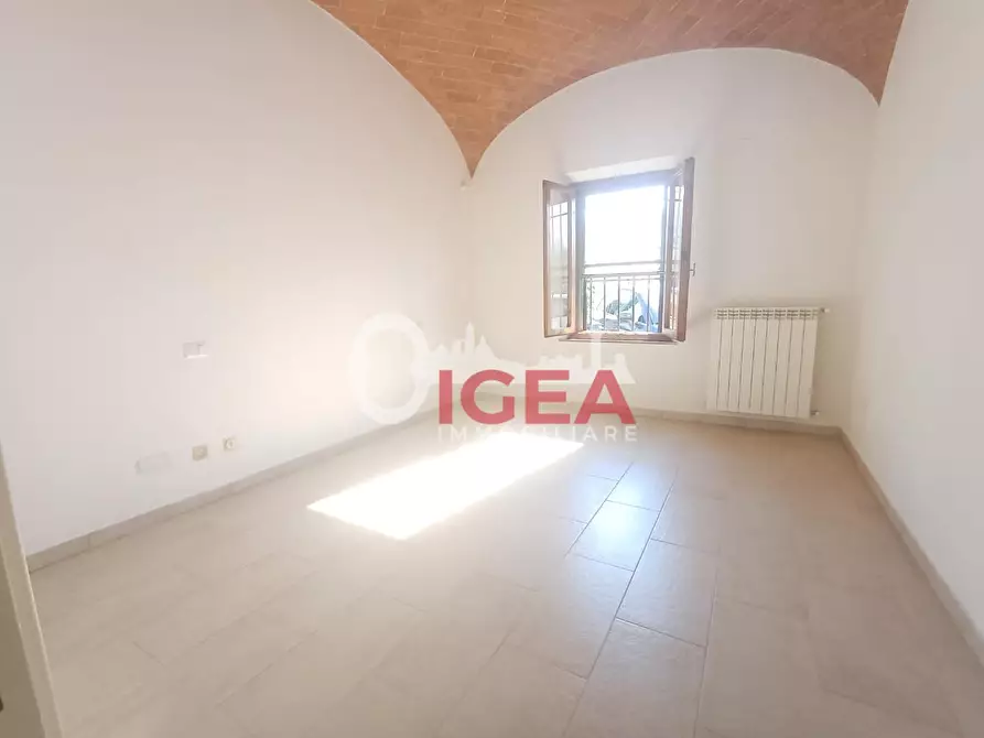 Immagine 15 di Appartamento in vendita  a Siena