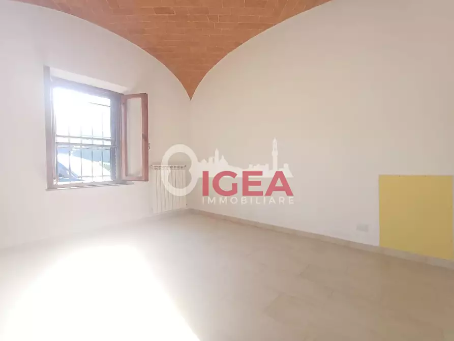 Immagine 13 di Appartamento in vendita  a Siena