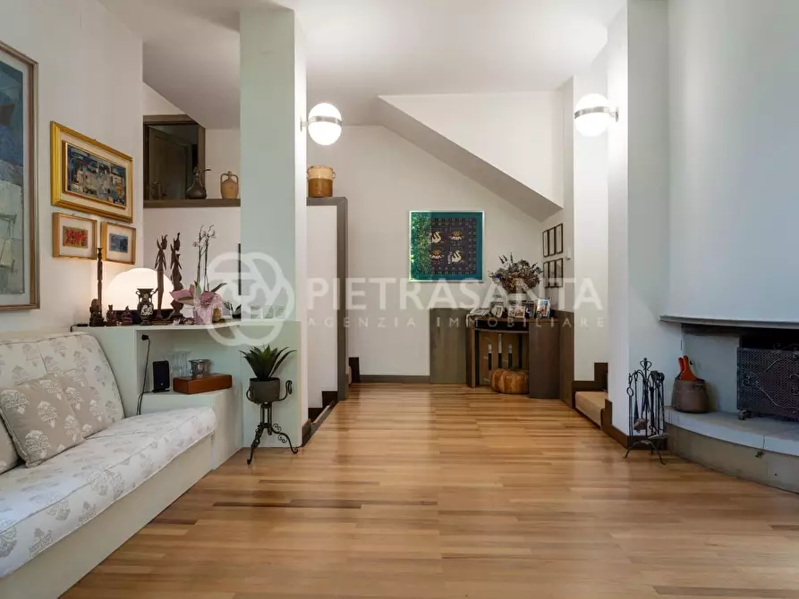 Immagine 18 di Villa in vendita  a Camaiore